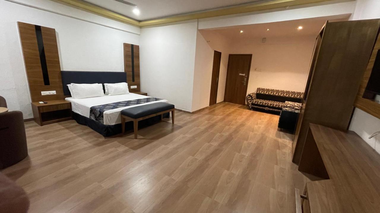 Heaven 7 Hotel&Resort Himatnagar Eksteriør bilde