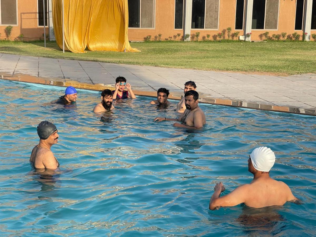 Heaven 7 Hotel&Resort Himatnagar Eksteriør bilde