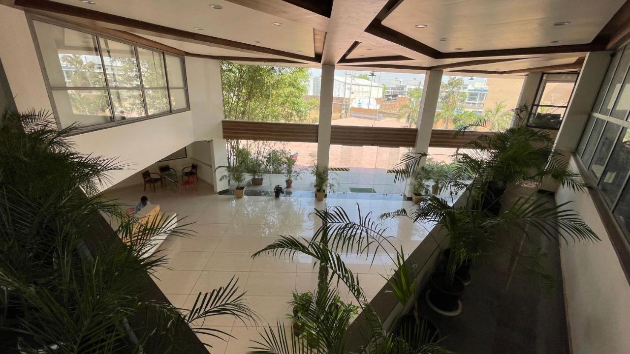 Heaven 7 Hotel&Resort Himatnagar Eksteriør bilde