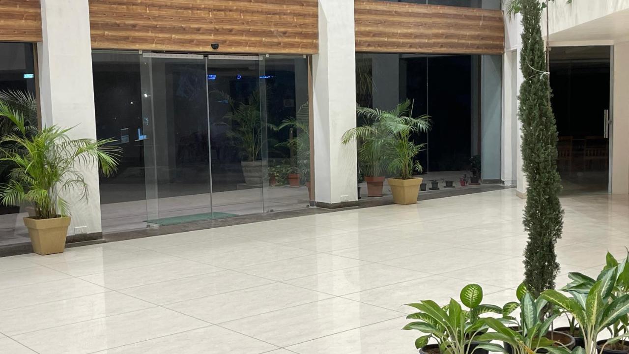 Heaven 7 Hotel&Resort Himatnagar Eksteriør bilde