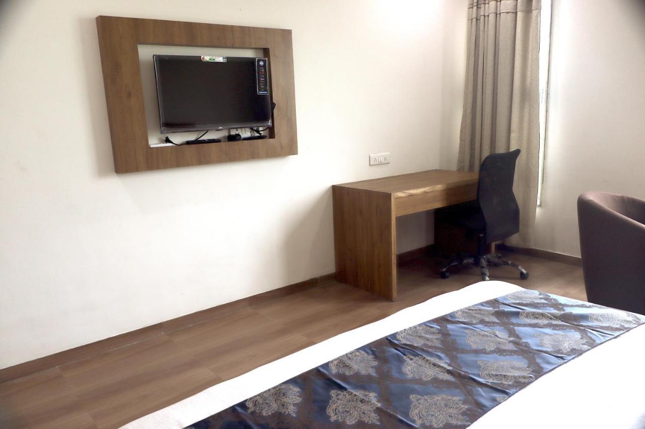 Heaven 7 Hotel&Resort Himatnagar Eksteriør bilde