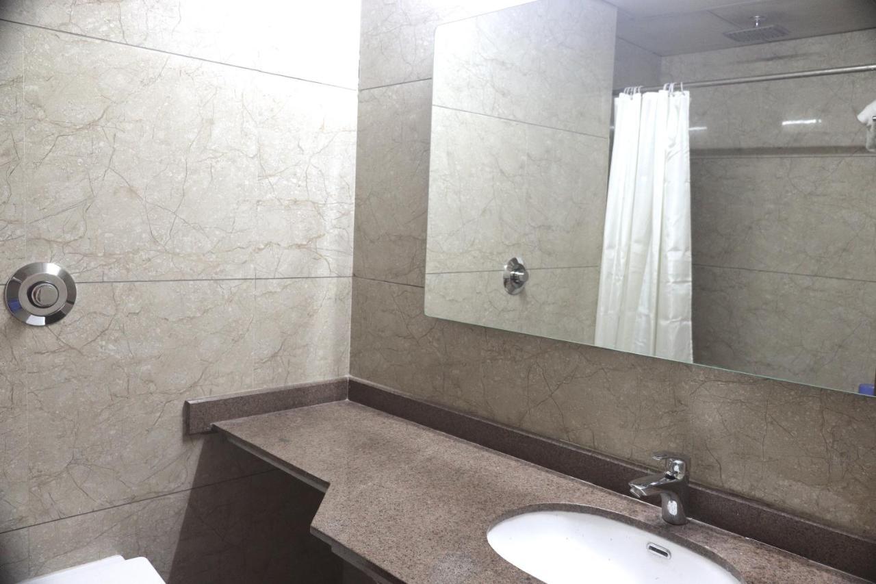 Heaven 7 Hotel&Resort Himatnagar Eksteriør bilde